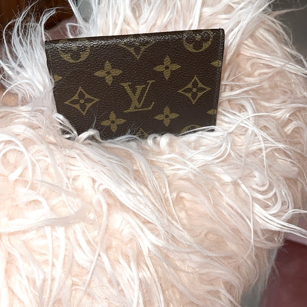 Authentic .Louis Vuitton Monogram Pattern Id Card… - image 1